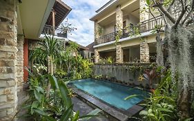Frog Homestay